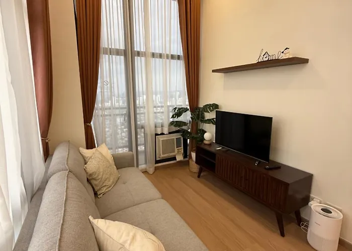 Apartment Gramercy - Wake Up Above The Lights Penthouse Manila