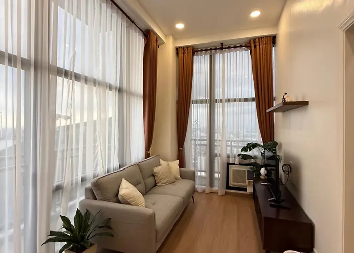 Gramercy - Wake Up Above The Lights Penthouse Apartment Manila