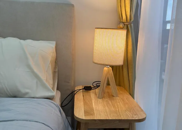Gramercy - Wake Up Above The Lights Penthouse Apartment Manila